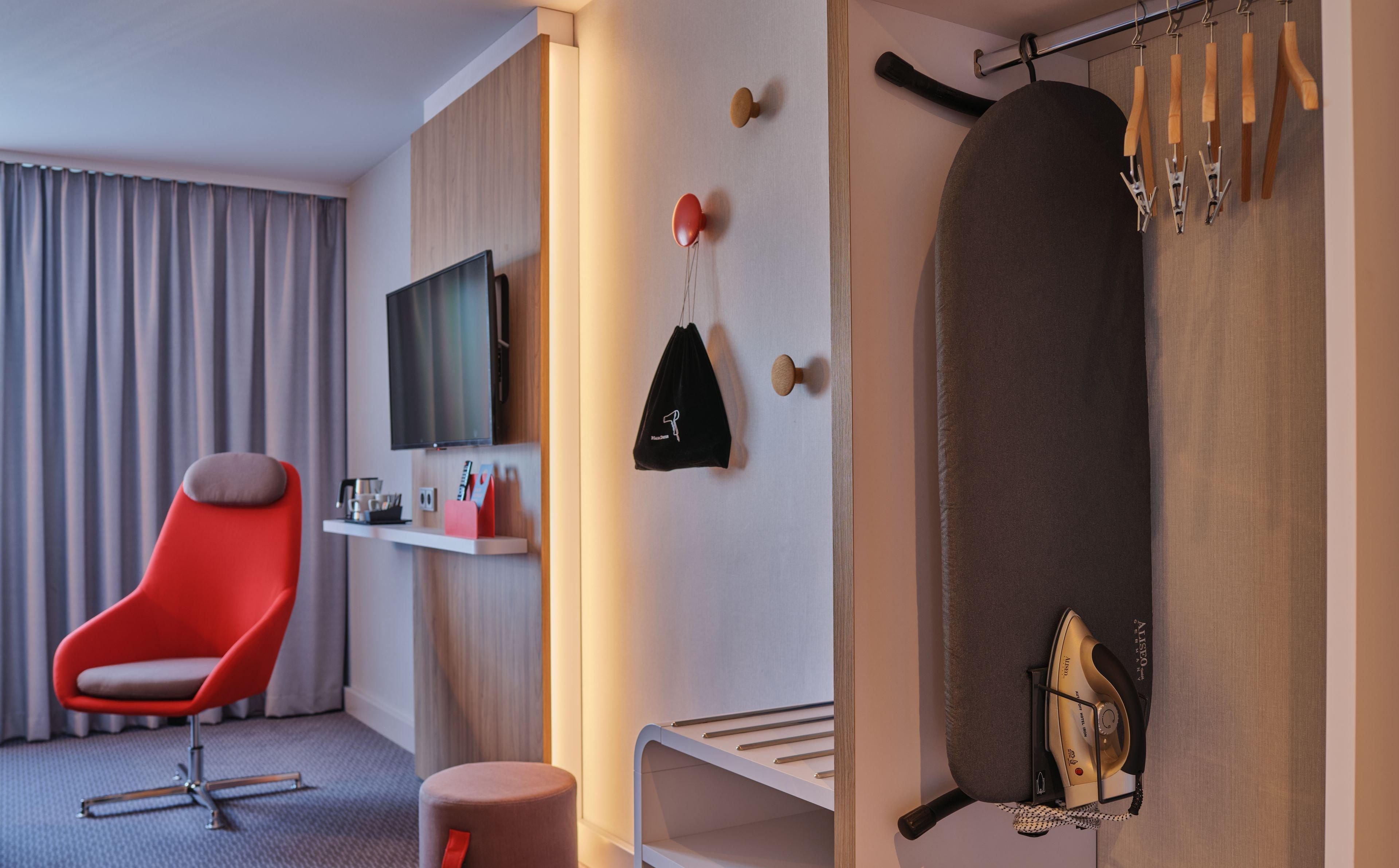 Hotel Express Centre By Ihg 3*