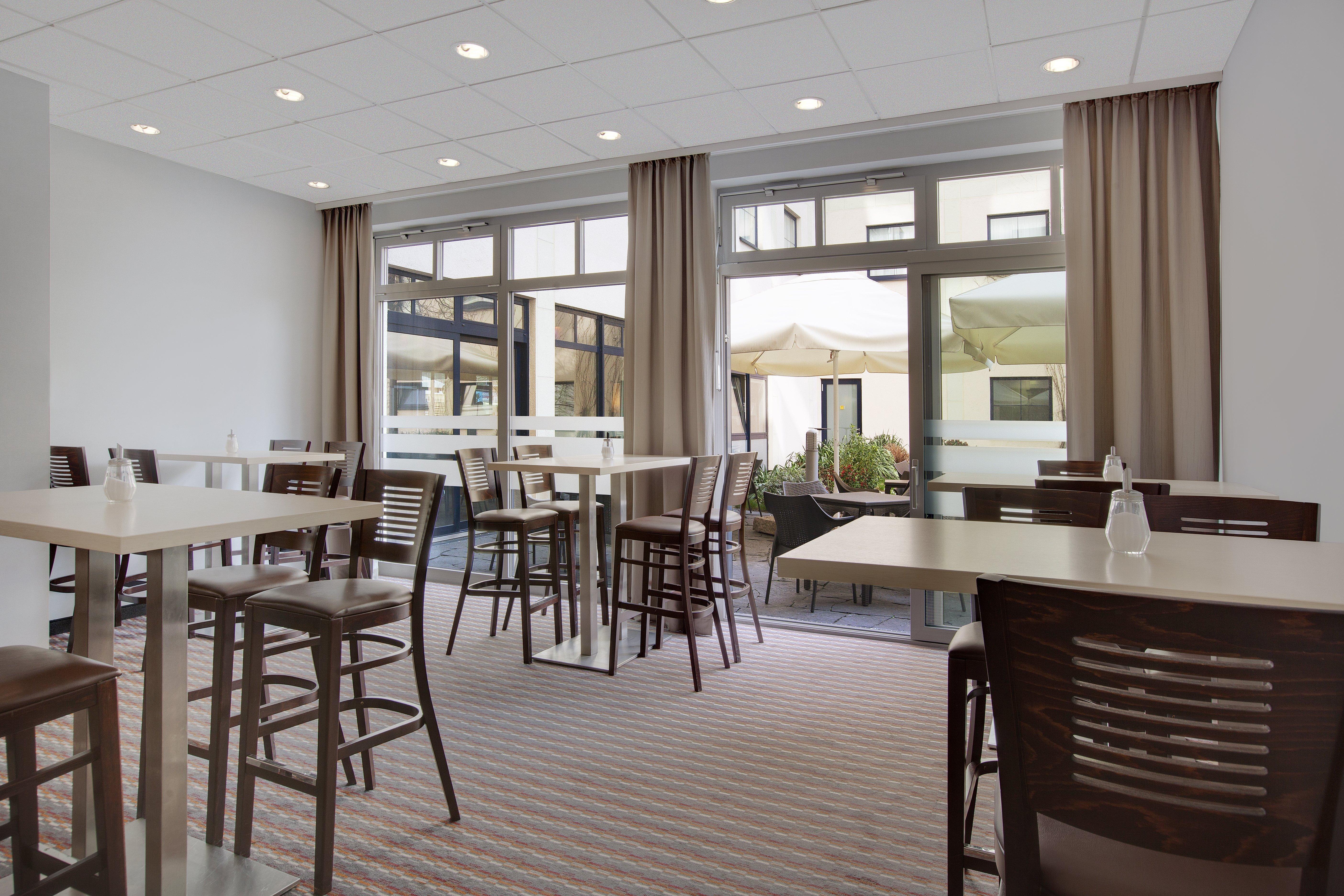 Hotel Express Centre By Ihg 3*