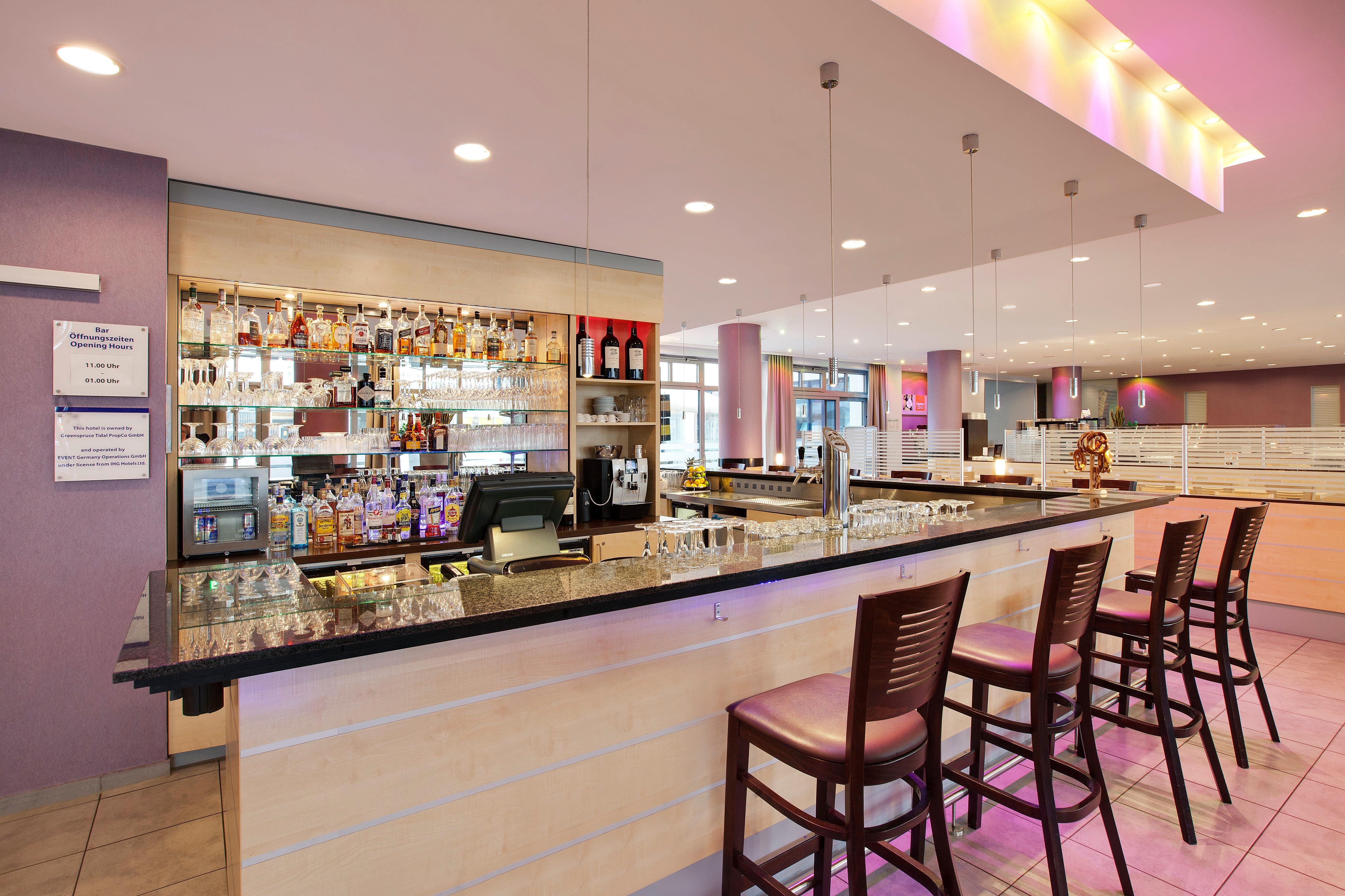 Express Centre By Ihg Hotel 3*
