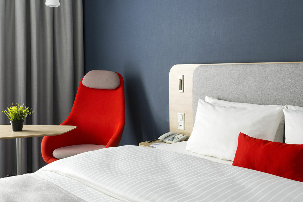 Express Centre By Ihg Hotel 3*